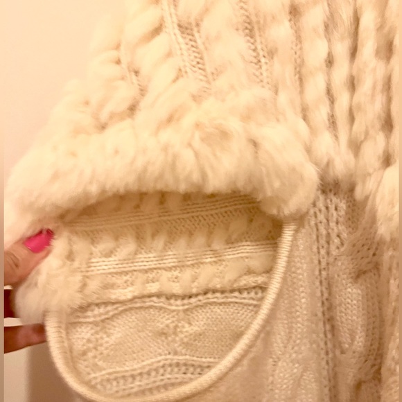 Real Rabbit Fur Cape - Picture 4 of 6